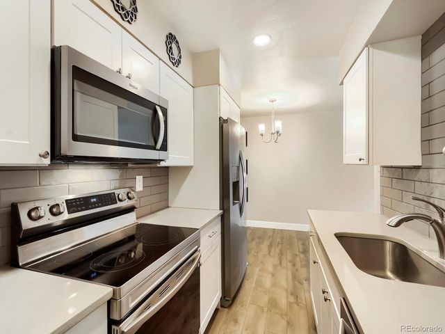 190 E Highline Cir 202, Centennial, CO 80122