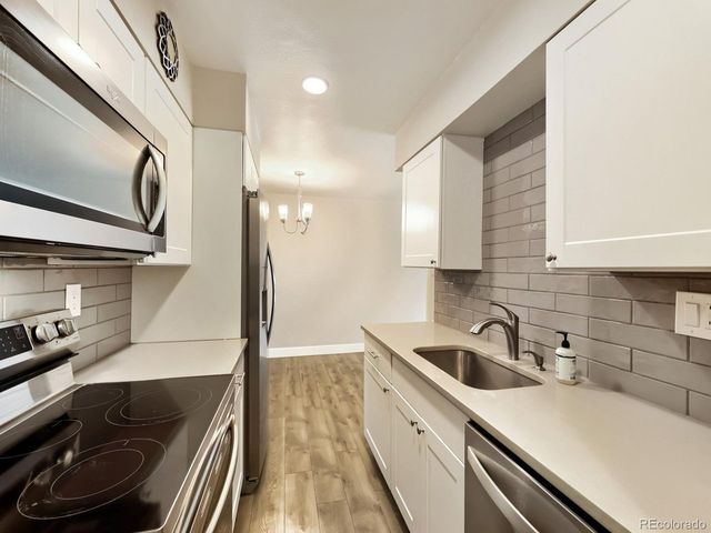 190 E Highline Cir 202, Centennial, CO 80122
