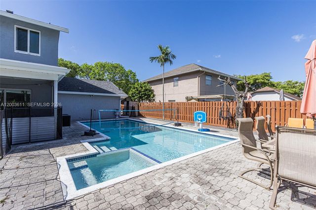 7941 NW 3rd Pl, Plantation, FL 33324