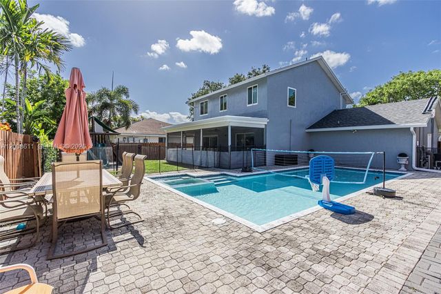 7941 NW 3rd Pl, Plantation, FL 33324
