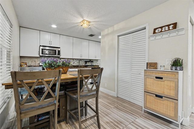 7941 NW 3rd Pl, Plantation, FL 33324