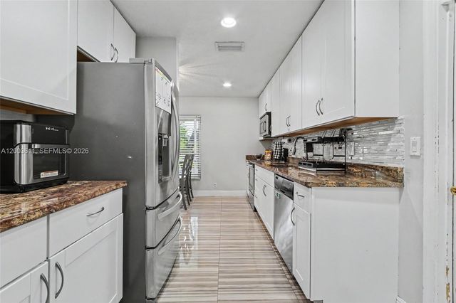 7941 NW 3rd Pl, Plantation, FL 33324