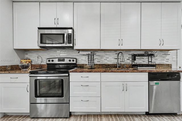 7941 NW 3rd Pl, Plantation, FL 33324