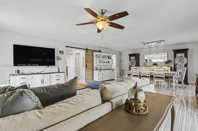 7941 NW 3rd Pl, Plantation, FL 33324