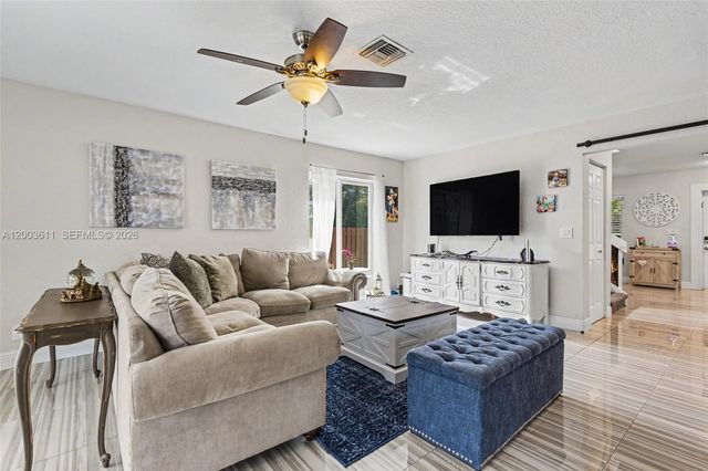 7941 NW 3rd Pl, Plantation, FL 33324