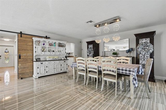 7941 NW 3rd Pl, Plantation, FL 33324