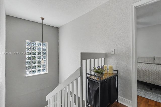 7941 NW 3rd Pl, Plantation, FL 33324