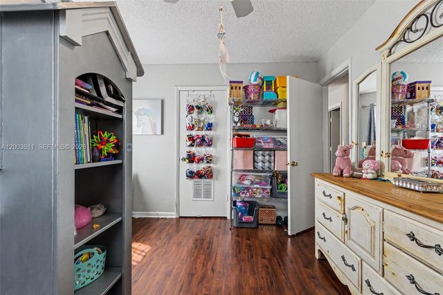 7941 NW 3rd Pl, Plantation, FL 33324