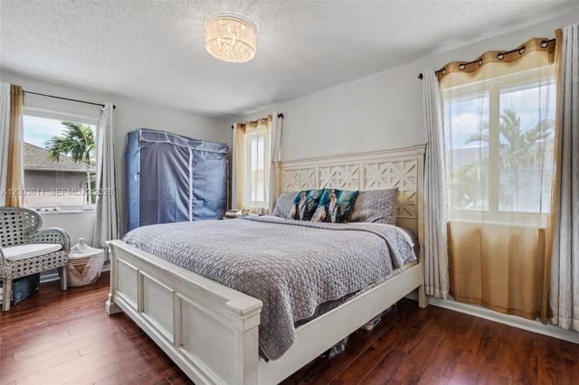 7941 NW 3rd Pl, Plantation, FL 33324