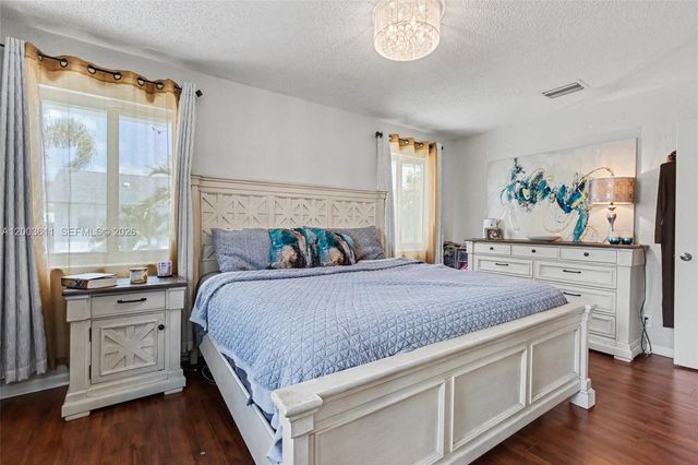 7941 NW 3rd Pl, Plantation, FL 33324