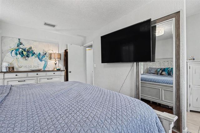 7941 NW 3rd Pl, Plantation, FL 33324