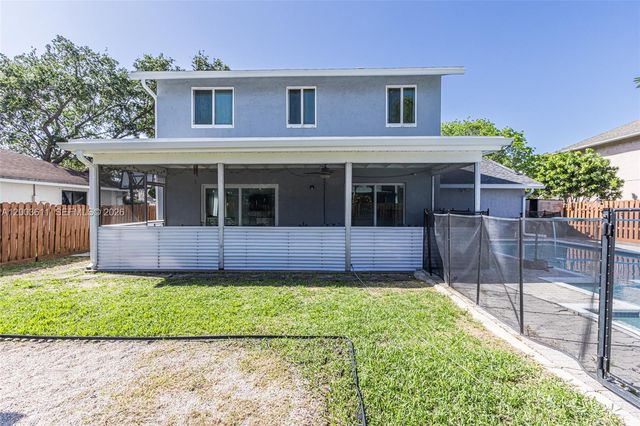 7941 NW 3rd Pl, Plantation, FL 33324