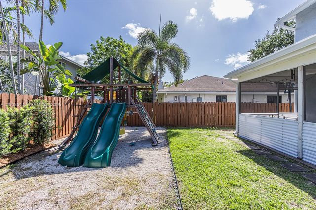 7941 NW 3rd Pl, Plantation, FL 33324