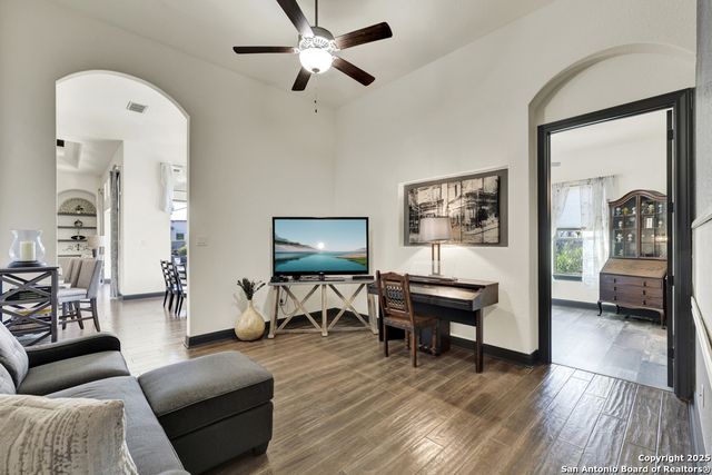 1931 Rothschild, New Braunfels, TX 78132