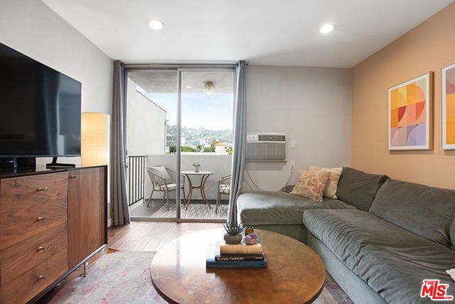 625 N Flores Street 307, West Hollywood, CA 90048