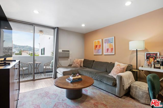 625 N Flores Street 307, West Hollywood, CA 90048