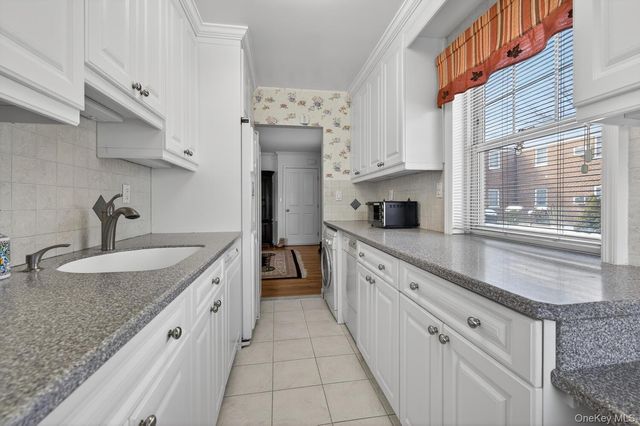 6316 252nd Street 1307, Little Neck, NY 11362