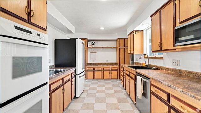 754 S WOODLAND HILLS DR, Bountiful, UT 84010