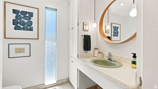 754 S WOODLAND HILLS DR, Bountiful, UT 84010