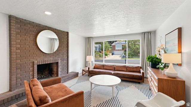 754 S WOODLAND HILLS DR, Bountiful, UT 84010