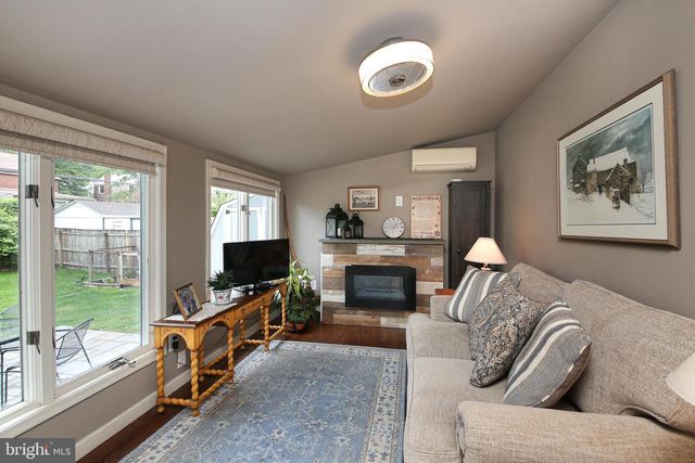 1970 MAPLEWOOD AVE, Abington, PA 19001