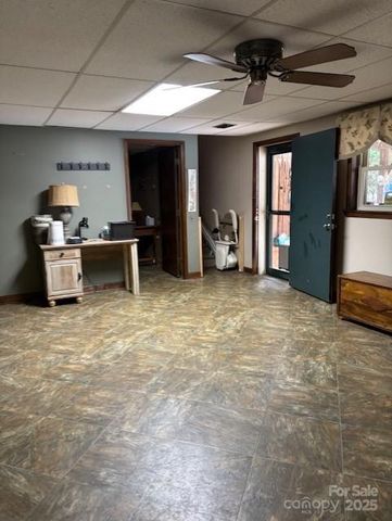 1250 21st Avenue NE, Hickory, NC 28601