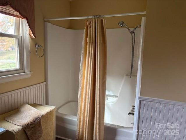 1250 21st Avenue NE, Hickory, NC 28601