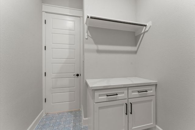 40 Stanford Court, Montgomery, TX 77356