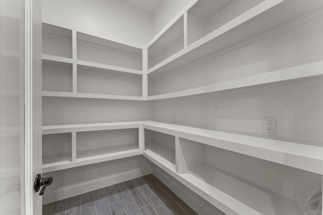 40 Stanford Court, Montgomery, TX 77356