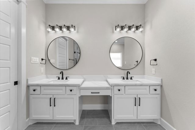 40 Stanford Court, Montgomery, TX 77356