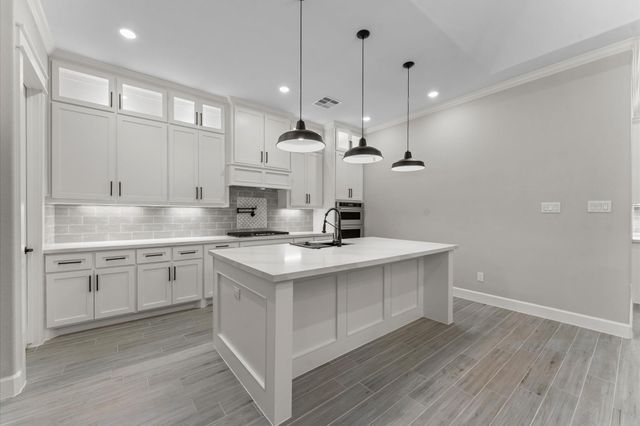 40 Stanford Court, Montgomery, TX 77356