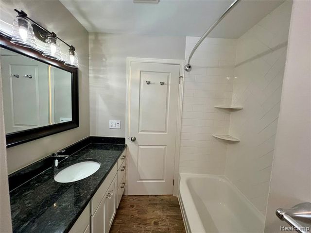 9768 Lincoln Court, Taylor, MI 48180