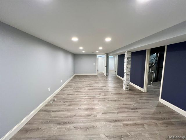 9768 Lincoln Court, Taylor, MI 48180