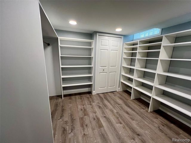 9768 Lincoln Court, Taylor, MI 48180