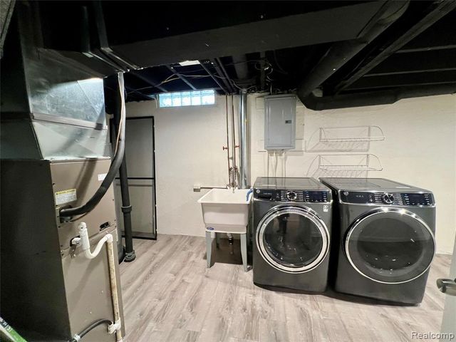 9768 Lincoln Court, Taylor, MI 48180