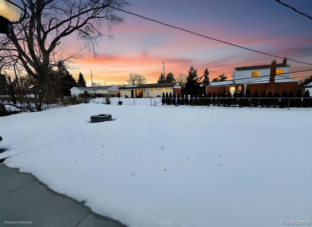 9768 Lincoln Court, Taylor, MI 48180