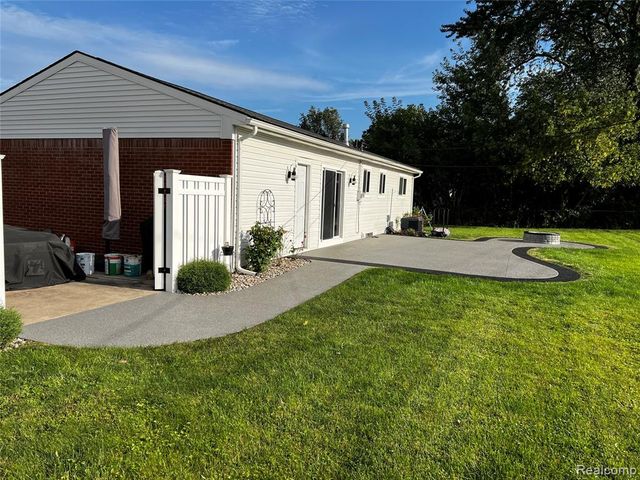 9768 Lincoln Court, Taylor, MI 48180