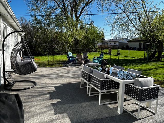 9768 Lincoln Court, Taylor, MI 48180