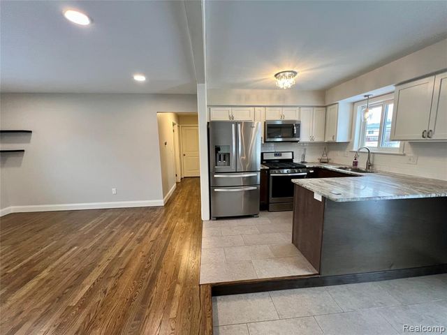 9768 Lincoln Court, Taylor, MI 48180