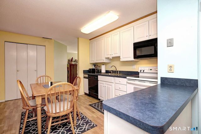 146 Springside Avenue B7, New Haven, CT 06515