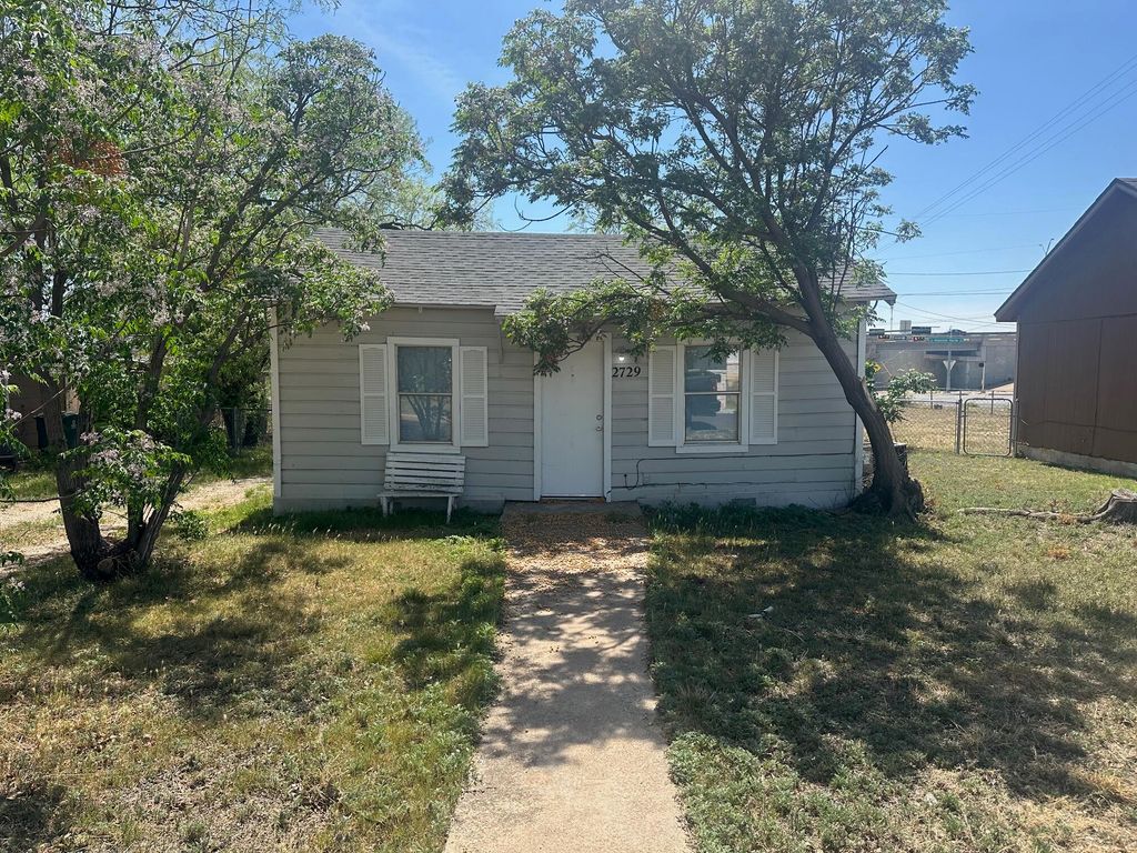 Image 1 of property listing at 2729 Houston Street, San Angelo, TX 76901