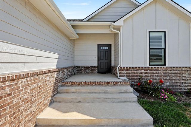 2640 S S Clear Creek St, Wichita, KS 67230