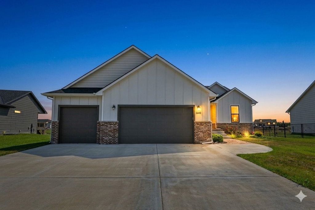 2640 S S Clear Creek St, Wichita, KS 67230