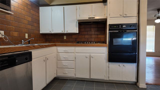 813 Waikiki Drive, Garland, TX 75043