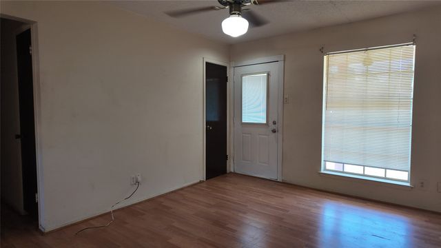 813 Waikiki Drive, Garland, TX 75043