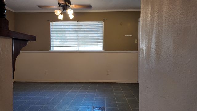 813 Waikiki Drive, Garland, TX 75043