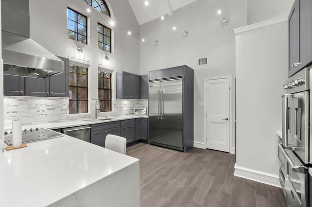 122 E Placid Hill Circle, The Woodlands, TX 77381