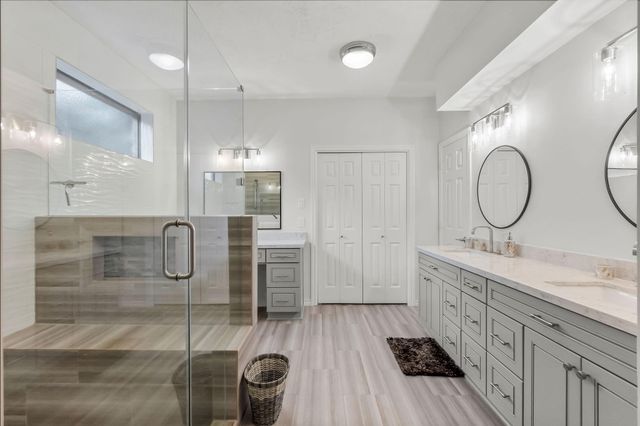 122 E Placid Hill Circle, The Woodlands, TX 77381