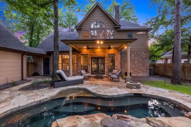 122 E Placid Hill Circle, The Woodlands, TX 77381