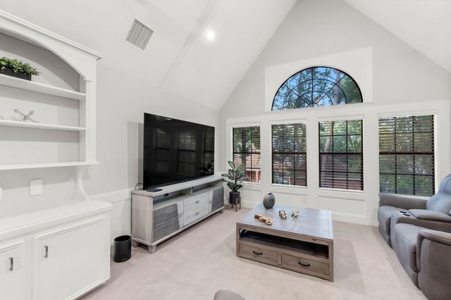 122 E Placid Hill Circle, The Woodlands, TX 77381